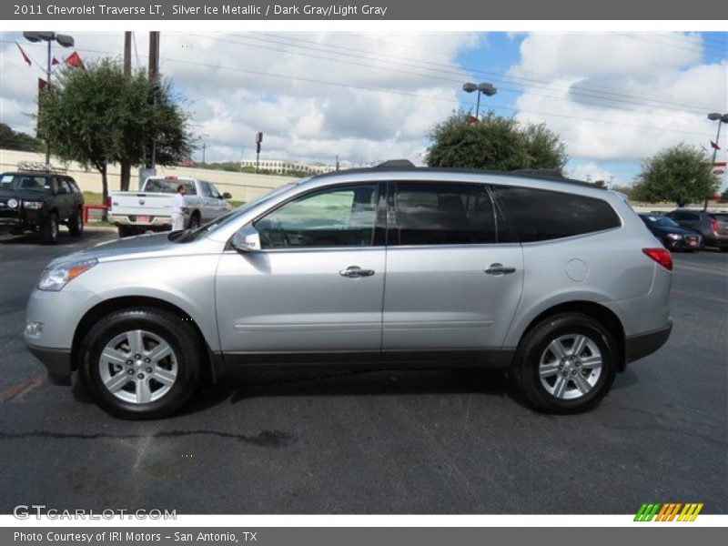 Silver Ice Metallic / Dark Gray/Light Gray 2011 Chevrolet Traverse LT