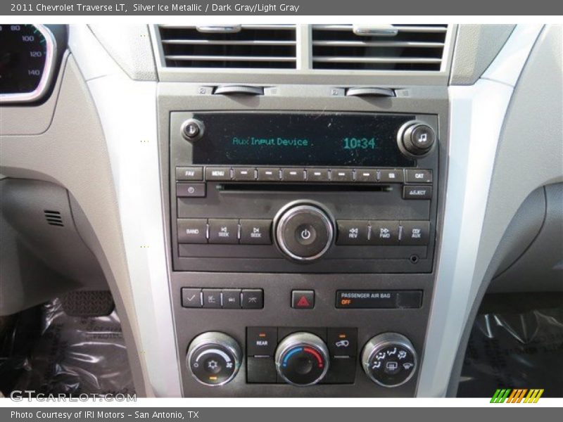 Silver Ice Metallic / Dark Gray/Light Gray 2011 Chevrolet Traverse LT