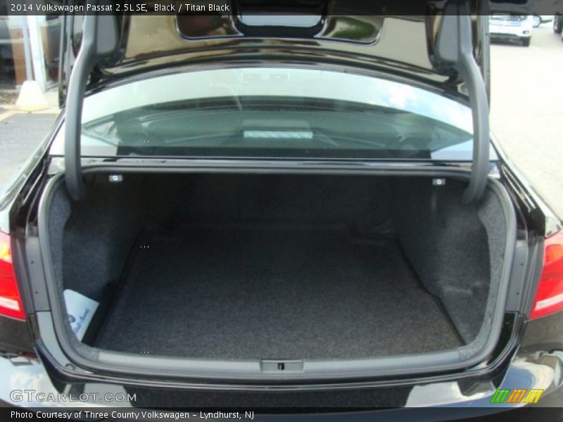 Black / Titan Black 2014 Volkswagen Passat 2.5L SE