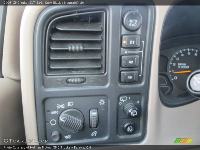 Onyx Black / Neutral/Shale 2003 GMC Yukon SLT 4x4