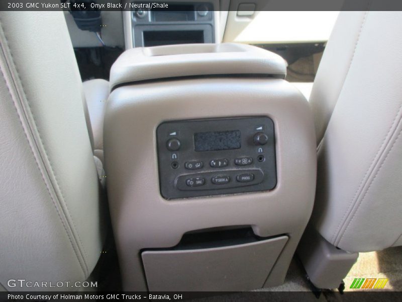 Onyx Black / Neutral/Shale 2003 GMC Yukon SLT 4x4