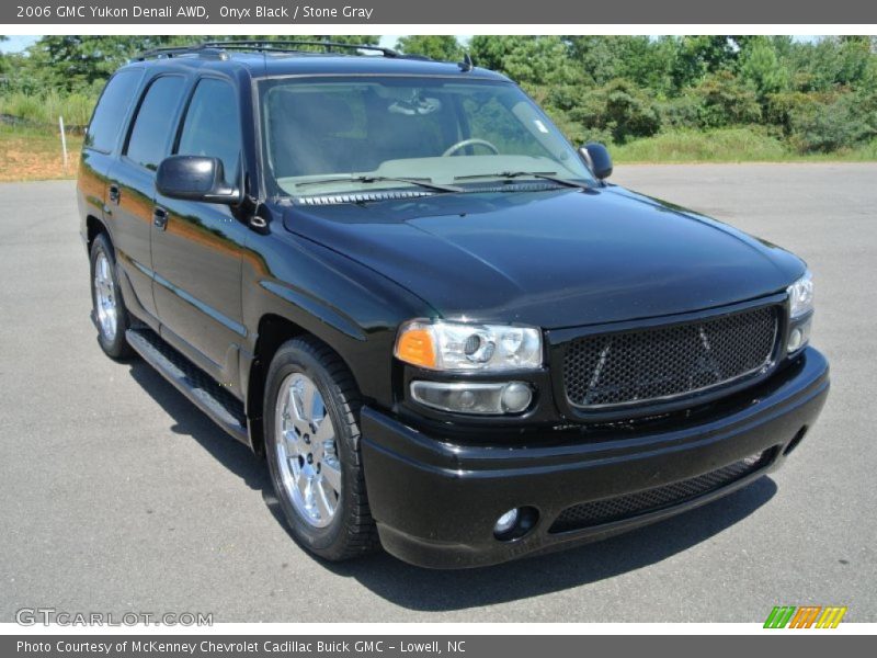 Onyx Black / Stone Gray 2006 GMC Yukon Denali AWD