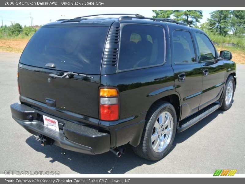 Onyx Black / Stone Gray 2006 GMC Yukon Denali AWD