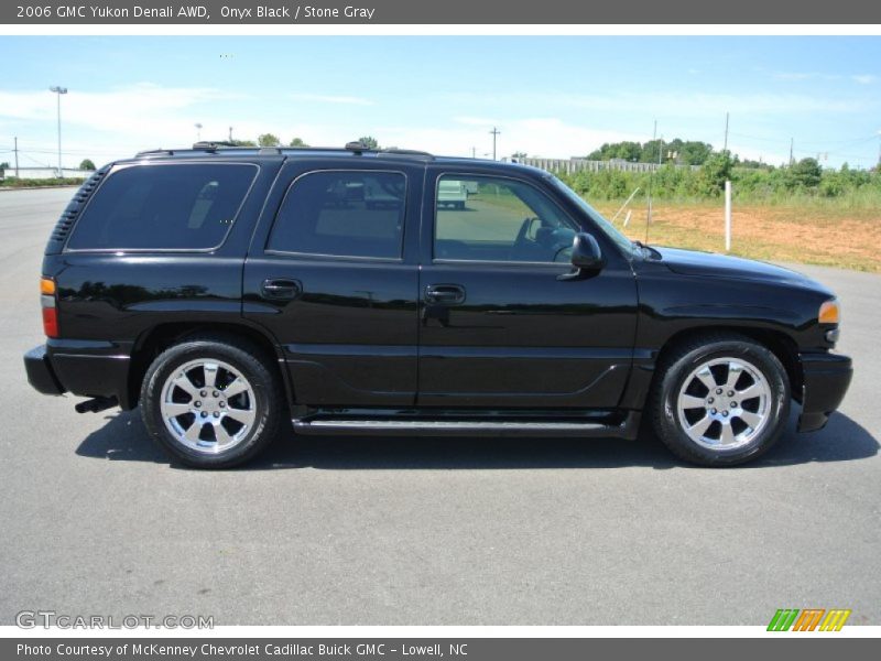 Onyx Black / Stone Gray 2006 GMC Yukon Denali AWD