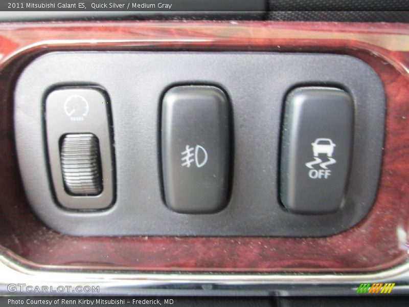 Quick Silver / Medium Gray 2011 Mitsubishi Galant ES