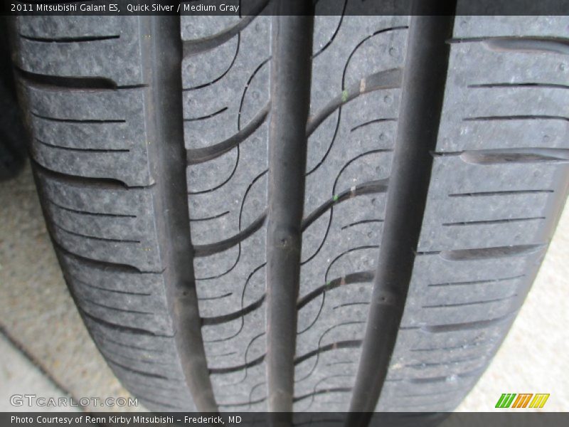 Quick Silver / Medium Gray 2011 Mitsubishi Galant ES