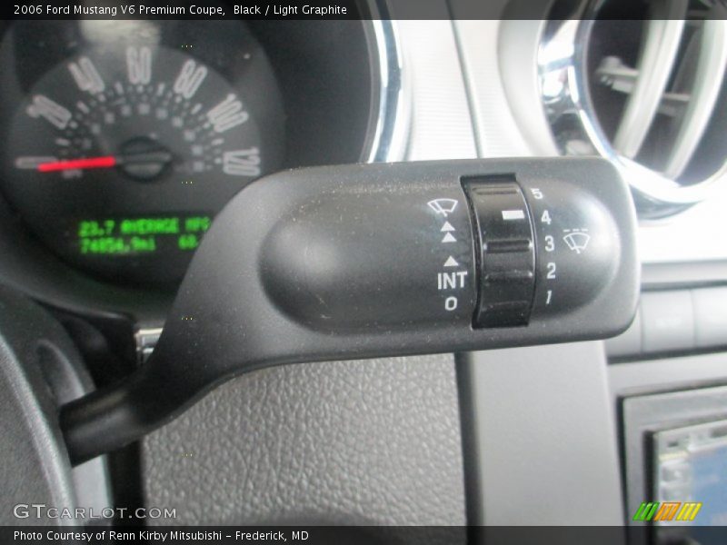 Black / Light Graphite 2006 Ford Mustang V6 Premium Coupe