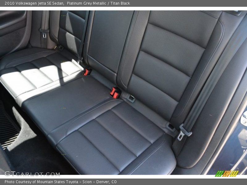 Platinum Grey Metallic / Titan Black 2010 Volkswagen Jetta SE Sedan