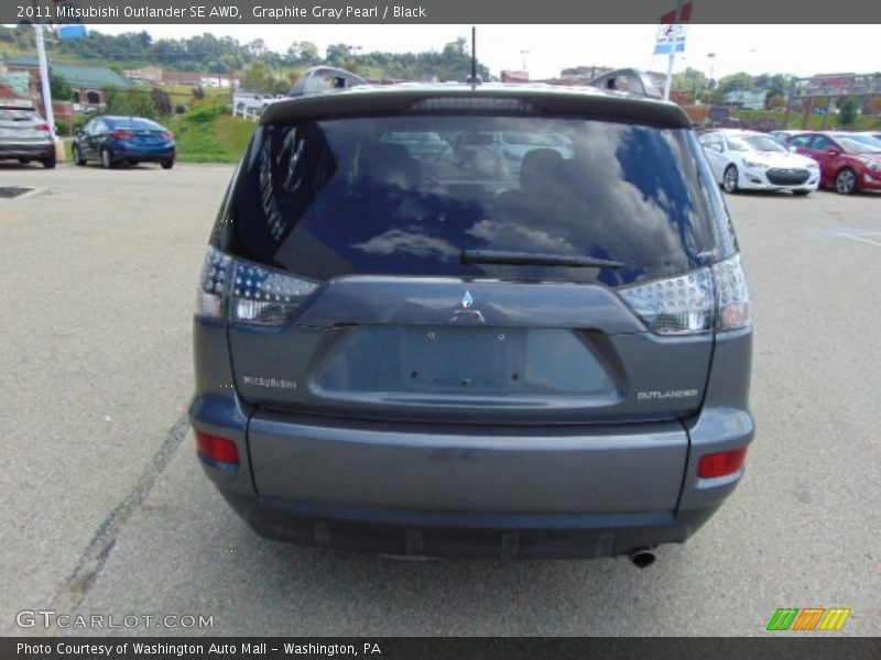 Graphite Gray Pearl / Black 2011 Mitsubishi Outlander SE AWD