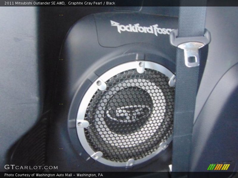 Graphite Gray Pearl / Black 2011 Mitsubishi Outlander SE AWD