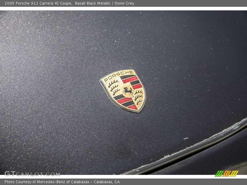  2005 911 Carrera 4S Coupe Logo