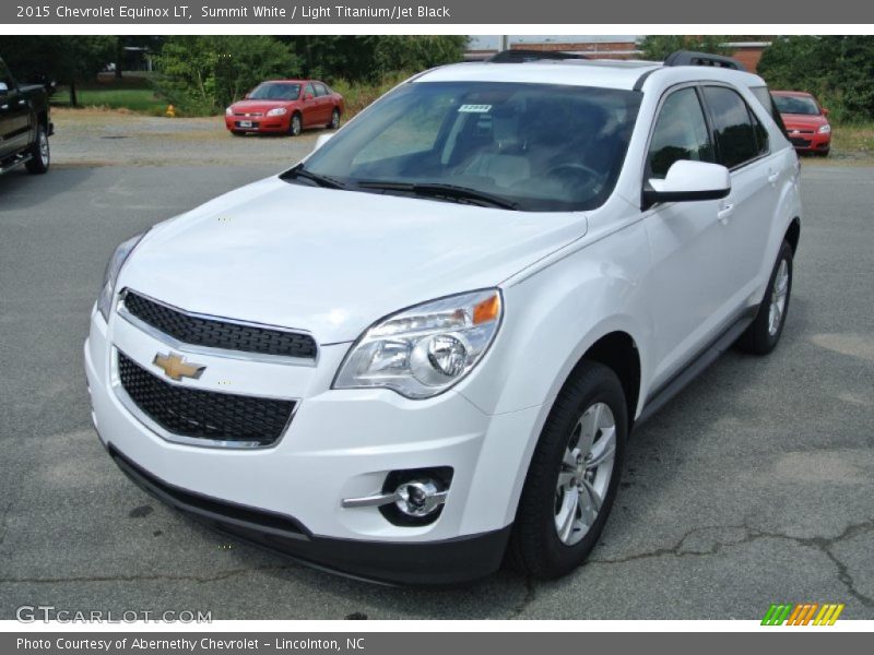 Front 3/4 View of 2015 Equinox LT