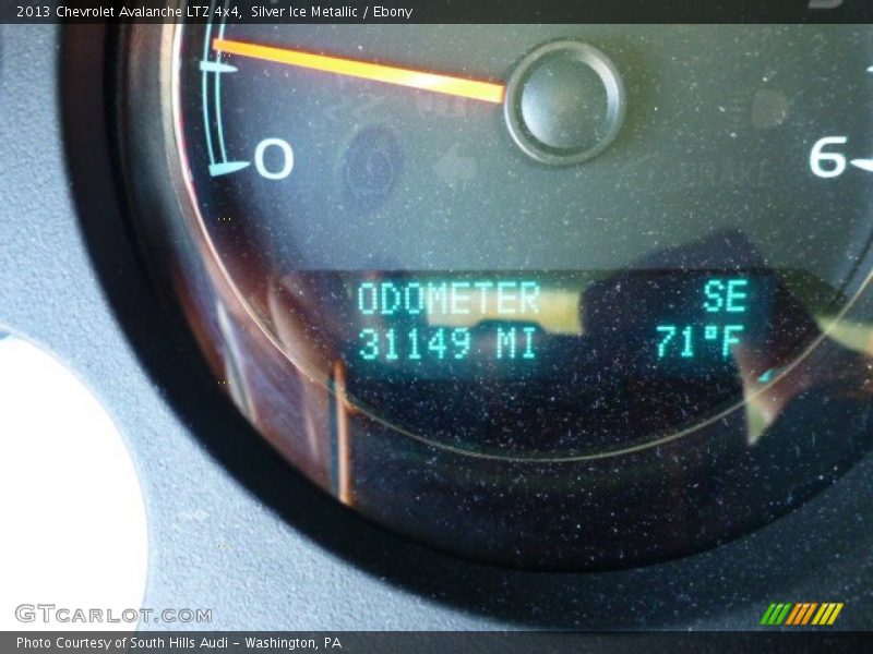 Silver Ice Metallic / Ebony 2013 Chevrolet Avalanche LTZ 4x4