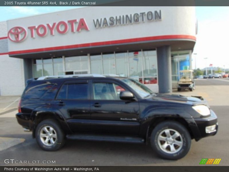 Black / Dark Charcoal 2005 Toyota 4Runner SR5 4x4