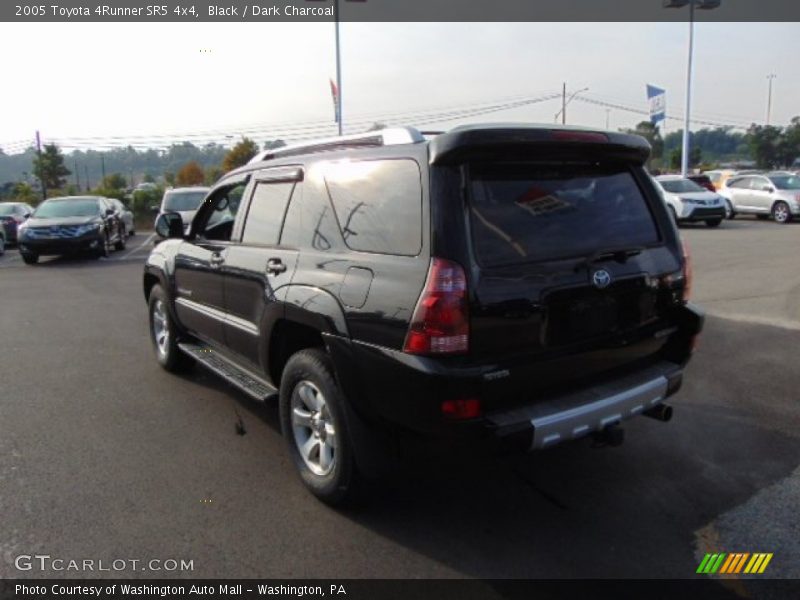 Black / Dark Charcoal 2005 Toyota 4Runner SR5 4x4