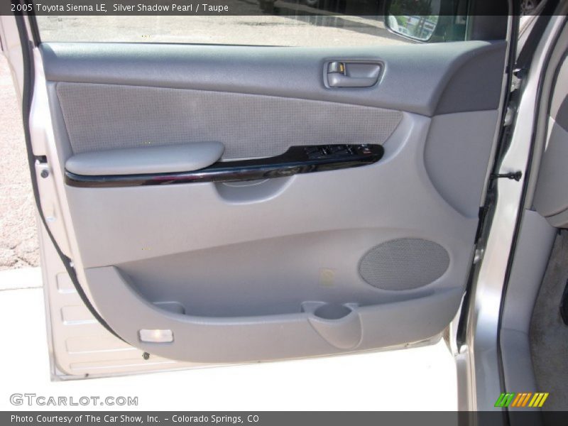 Silver Shadow Pearl / Taupe 2005 Toyota Sienna LE