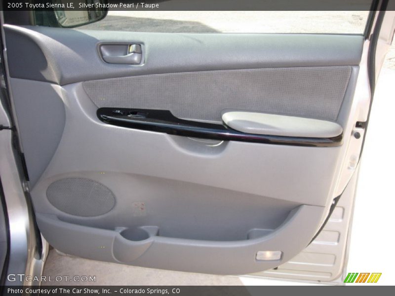 Silver Shadow Pearl / Taupe 2005 Toyota Sienna LE
