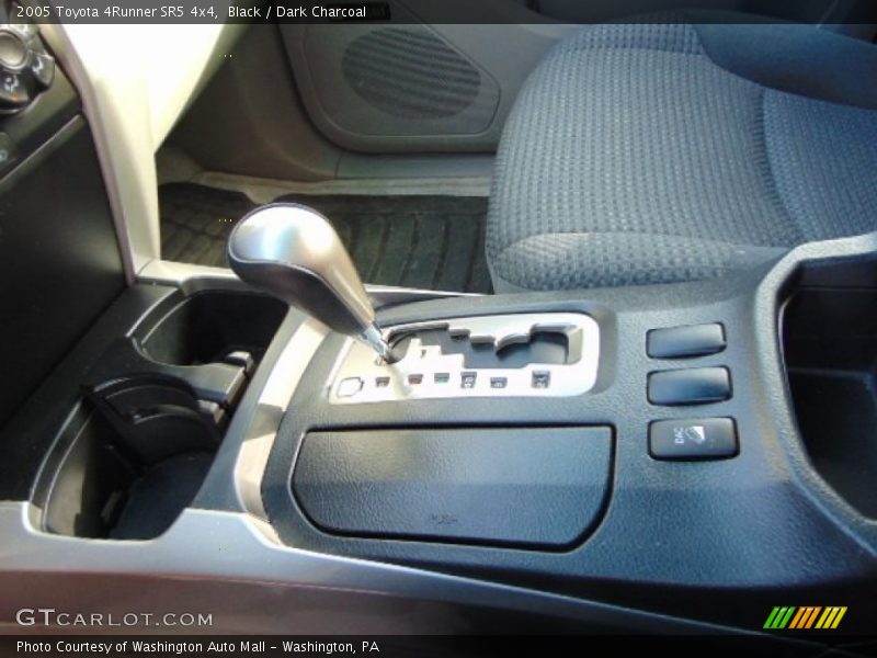 Black / Dark Charcoal 2005 Toyota 4Runner SR5 4x4