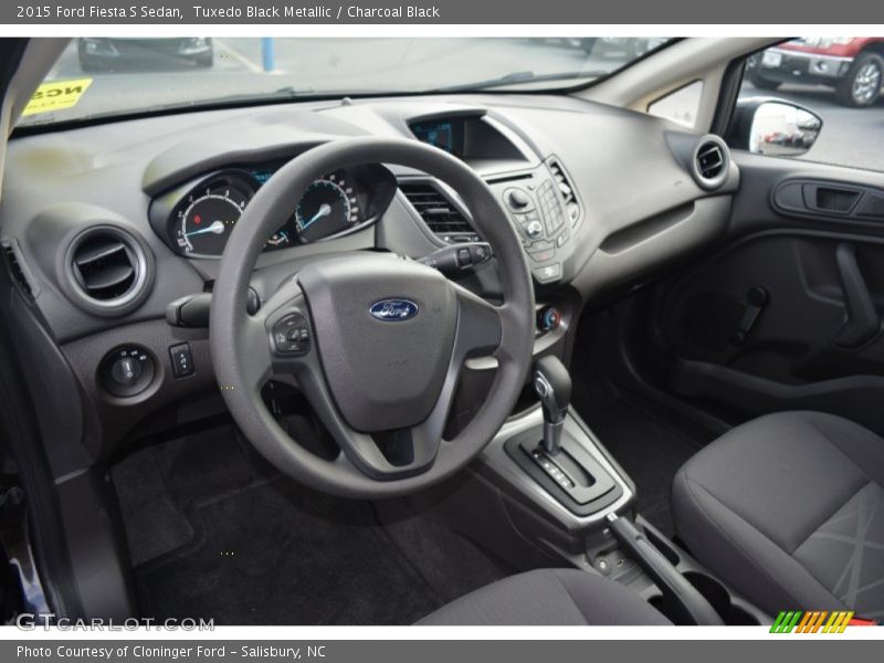 Tuxedo Black Metallic / Charcoal Black 2015 Ford Fiesta S Sedan