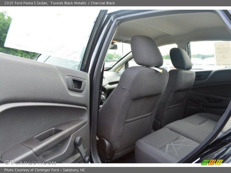 Tuxedo Black Metallic / Charcoal Black 2015 Ford Fiesta S Sedan
