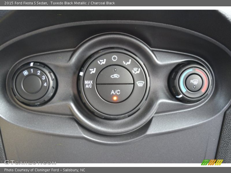 Tuxedo Black Metallic / Charcoal Black 2015 Ford Fiesta S Sedan