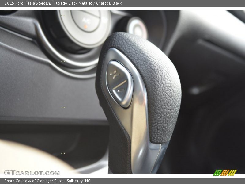 Tuxedo Black Metallic / Charcoal Black 2015 Ford Fiesta S Sedan