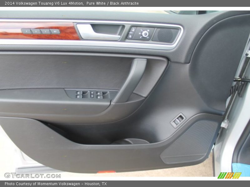 Pure White / Black Anthracite 2014 Volkswagen Touareg V6 Lux 4Motion