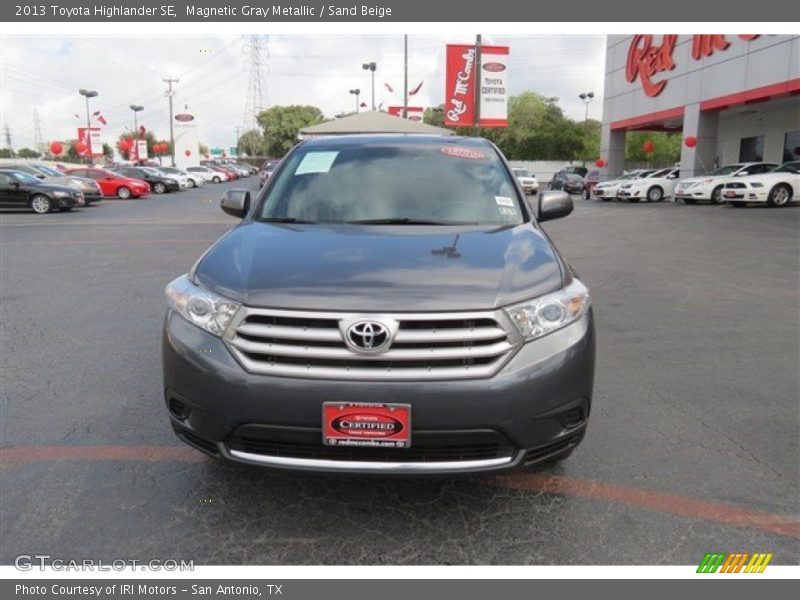 Magnetic Gray Metallic / Sand Beige 2013 Toyota Highlander SE