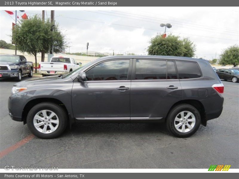 Magnetic Gray Metallic / Sand Beige 2013 Toyota Highlander SE