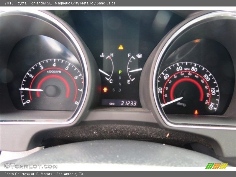Magnetic Gray Metallic / Sand Beige 2013 Toyota Highlander SE