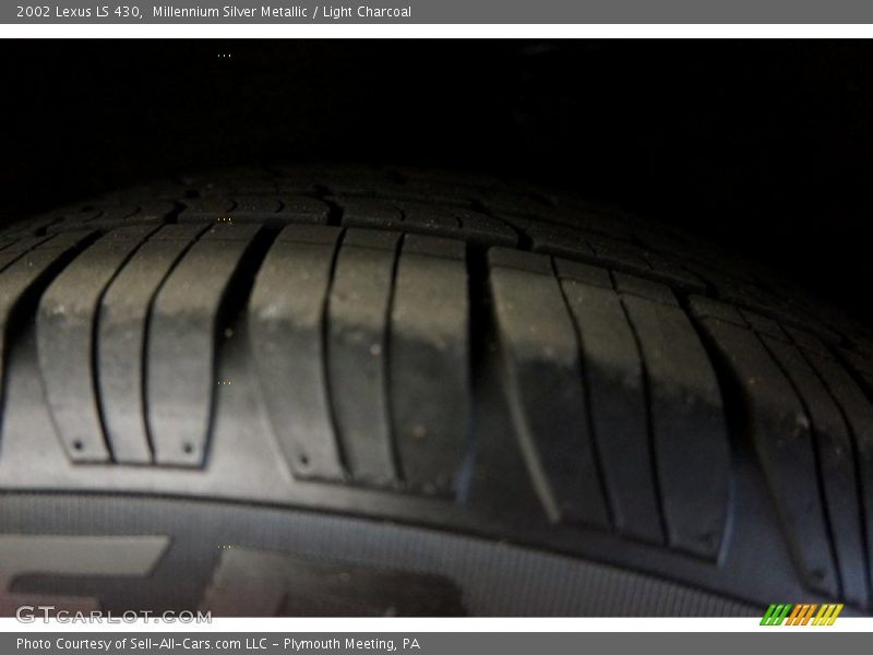 Millennium Silver Metallic / Light Charcoal 2002 Lexus LS 430