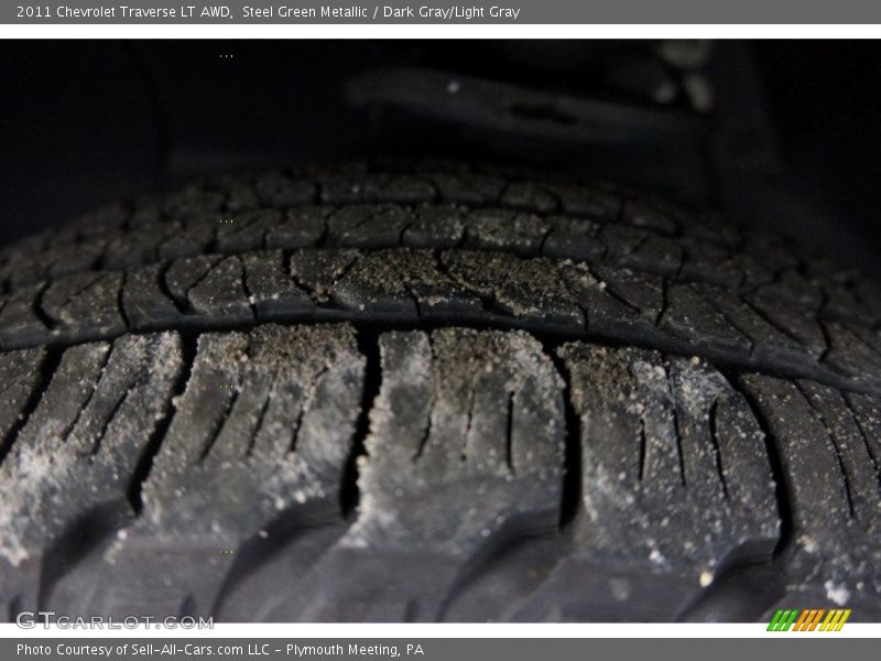 Steel Green Metallic / Dark Gray/Light Gray 2011 Chevrolet Traverse LT AWD