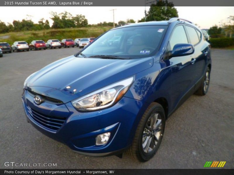 Front 3/4 View of 2015 Tucson SE AWD