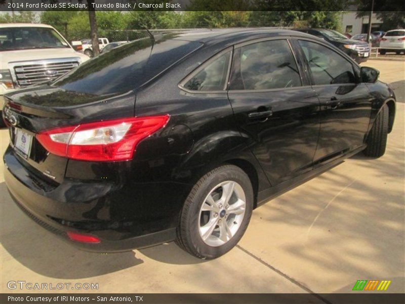 Tuxedo Black / Charcoal Black 2014 Ford Focus SE Sedan
