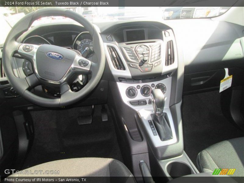Tuxedo Black / Charcoal Black 2014 Ford Focus SE Sedan