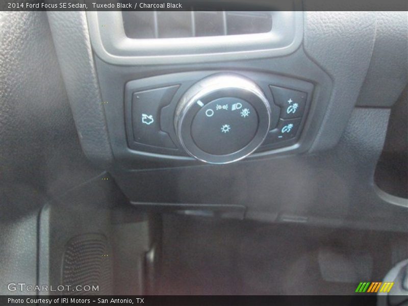 Tuxedo Black / Charcoal Black 2014 Ford Focus SE Sedan