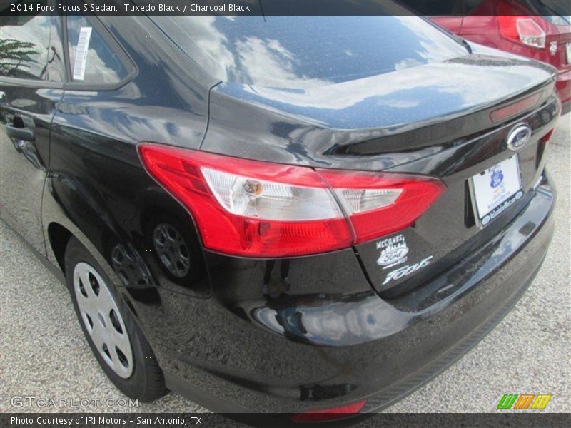 Tuxedo Black / Charcoal Black 2014 Ford Focus S Sedan