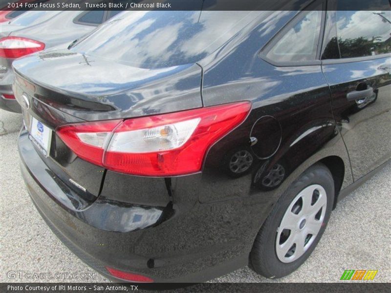Tuxedo Black / Charcoal Black 2014 Ford Focus S Sedan