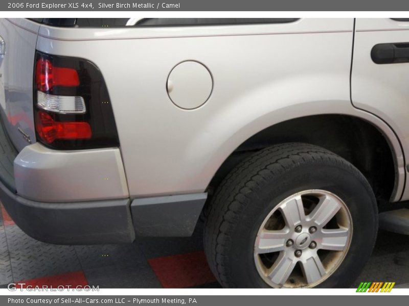Silver Birch Metallic / Camel 2006 Ford Explorer XLS 4x4