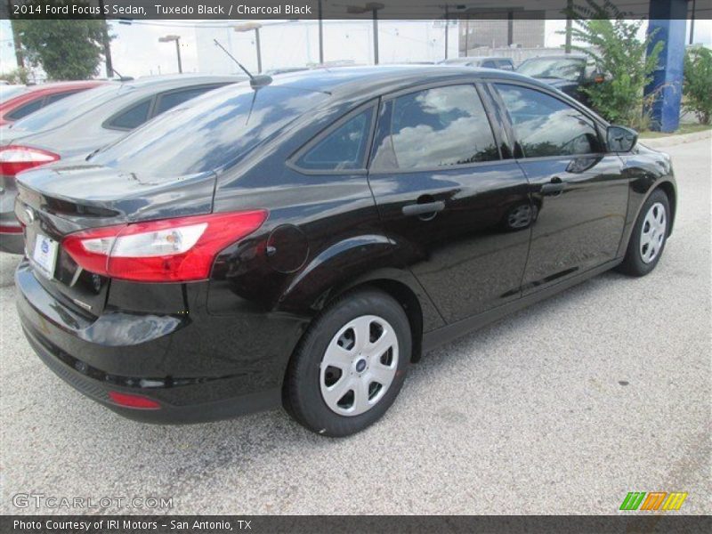 Tuxedo Black / Charcoal Black 2014 Ford Focus S Sedan