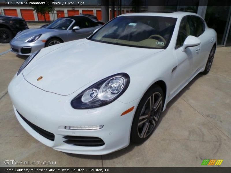 Front 3/4 View of 2015 Panamera S