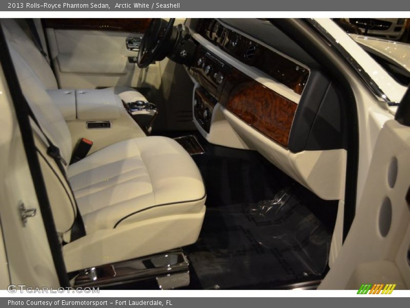 Arctic White / Seashell 2013 Rolls-Royce Phantom Sedan