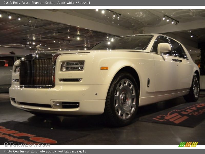 Arctic White / Seashell 2013 Rolls-Royce Phantom Sedan