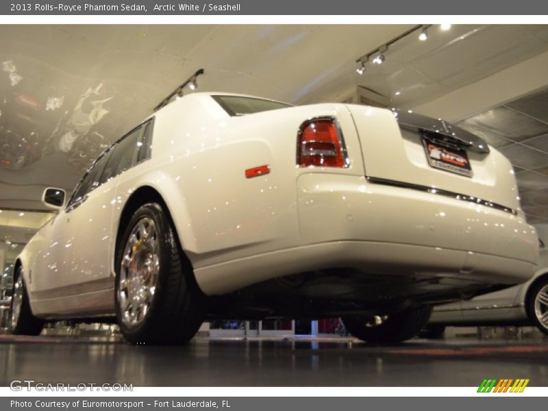 Arctic White / Seashell 2013 Rolls-Royce Phantom Sedan
