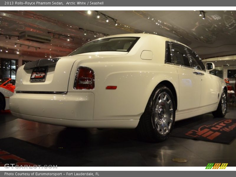 Arctic White / Seashell 2013 Rolls-Royce Phantom Sedan