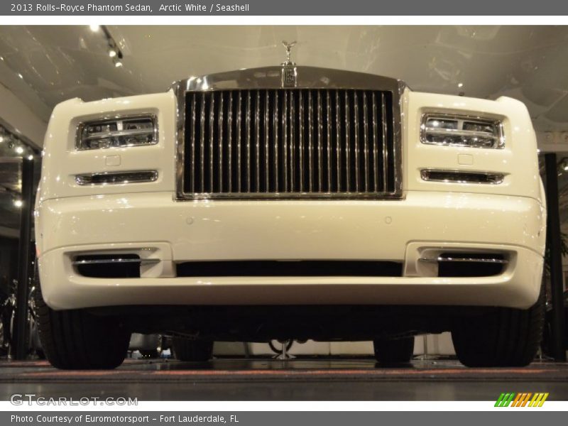 Arctic White / Seashell 2013 Rolls-Royce Phantom Sedan