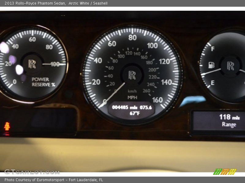 Arctic White / Seashell 2013 Rolls-Royce Phantom Sedan