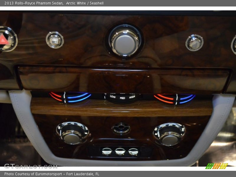 Arctic White / Seashell 2013 Rolls-Royce Phantom Sedan