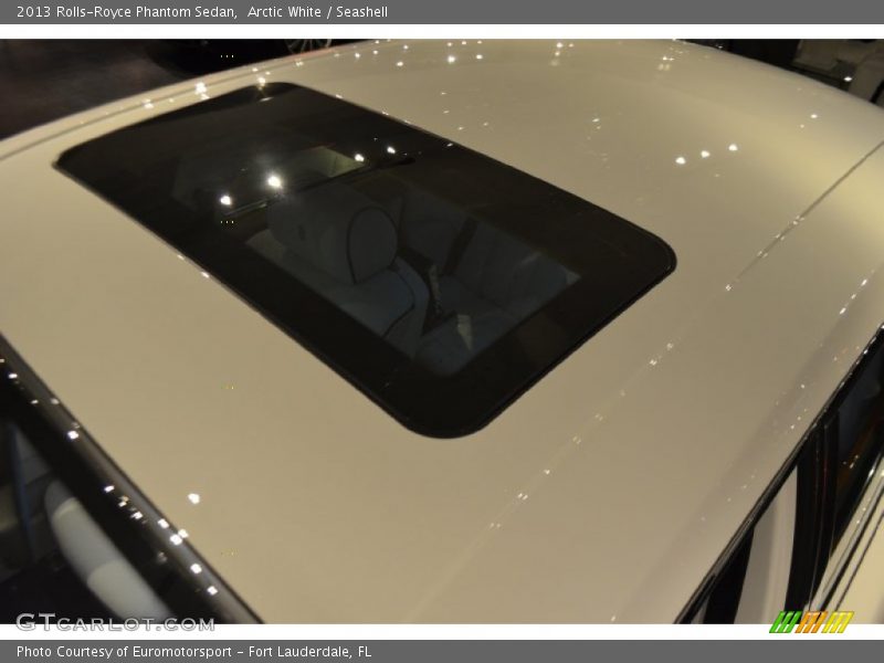 Arctic White / Seashell 2013 Rolls-Royce Phantom Sedan
