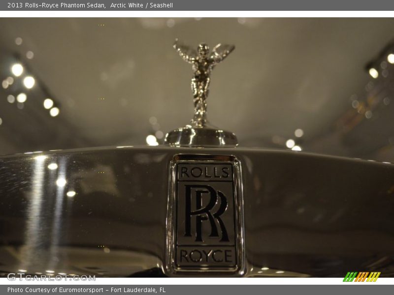 Arctic White / Seashell 2013 Rolls-Royce Phantom Sedan